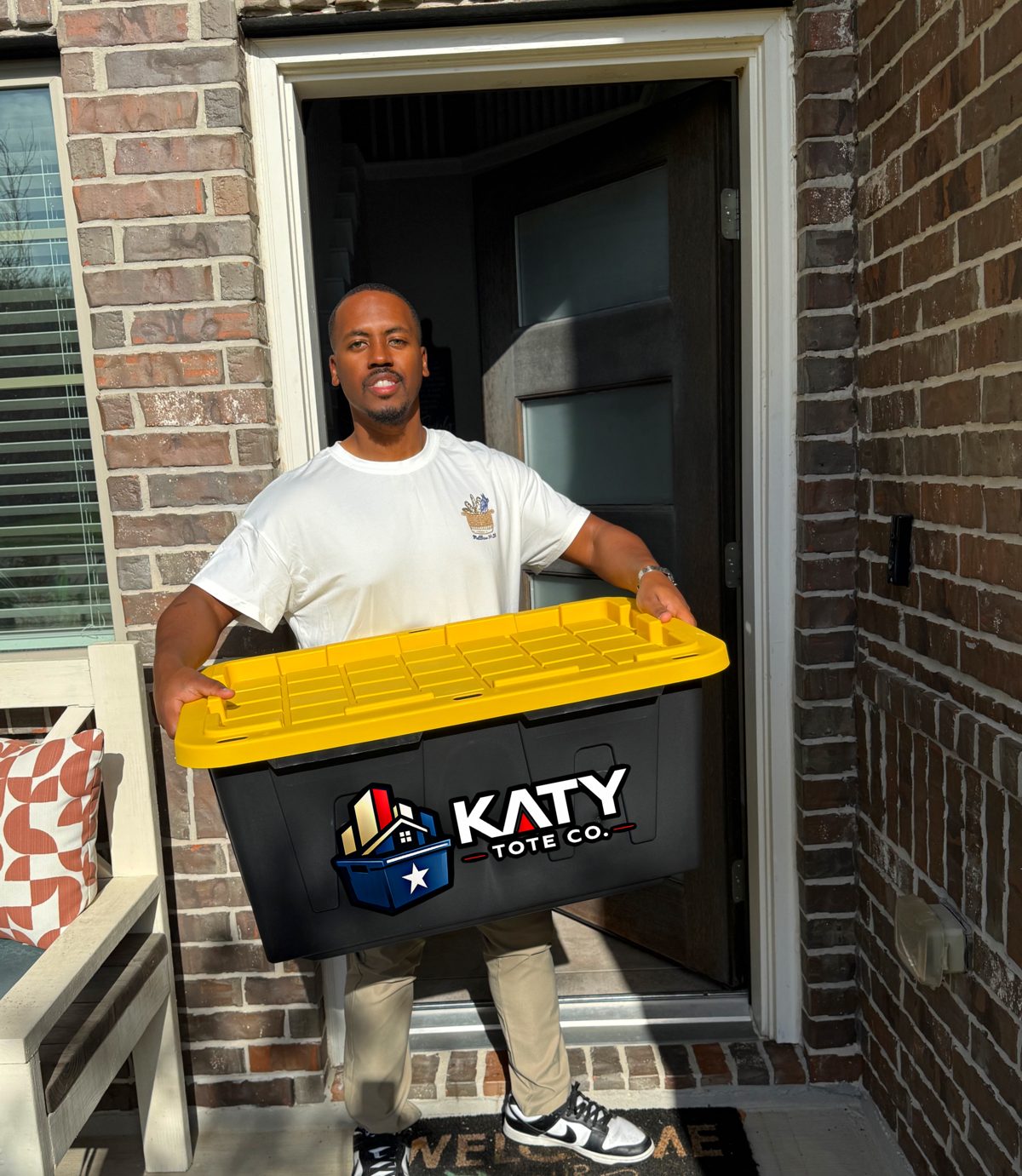 Katy Tote Co. tote delivered to a customer's front door